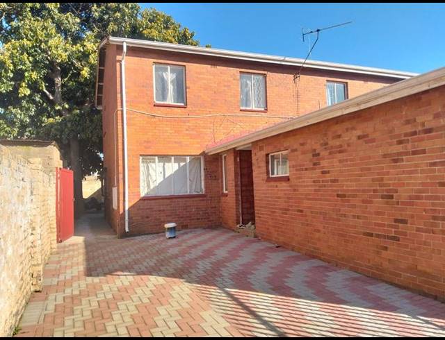4 BEDROOM HOUSE FOR SALE IN FOREST HILL
